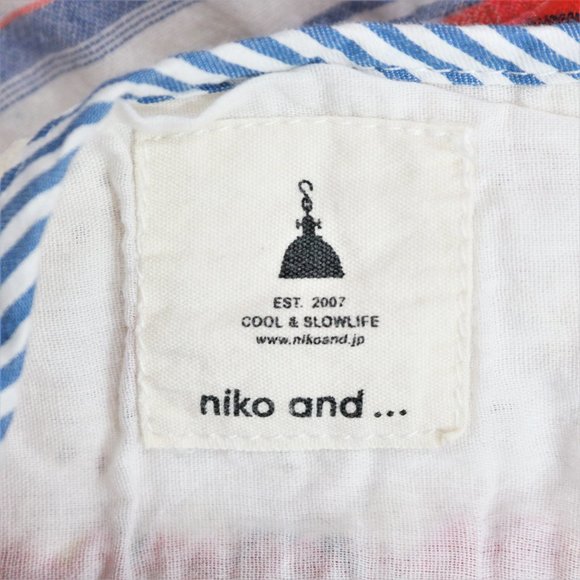 Niko and… Red Plaid Striped Button Front Floral Eyelet Tunic Women’s Size M - Picture 16 of 16